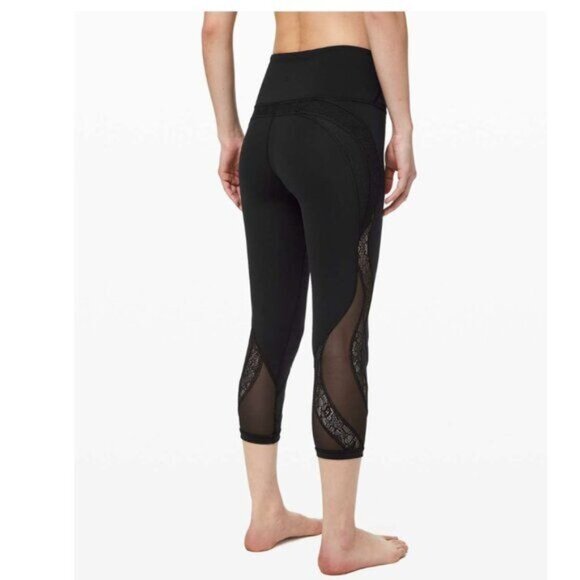 Lululemon Wunder Under Crop 21" in Lace Black - 6 - Picture 2 of 10